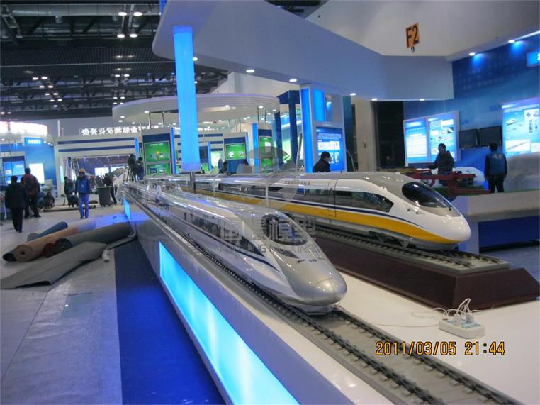 同德县车展车模